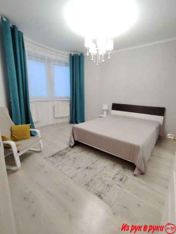 Сдам квартиру евро-двушку. Светлая, чистая и просторная. Кровать и див