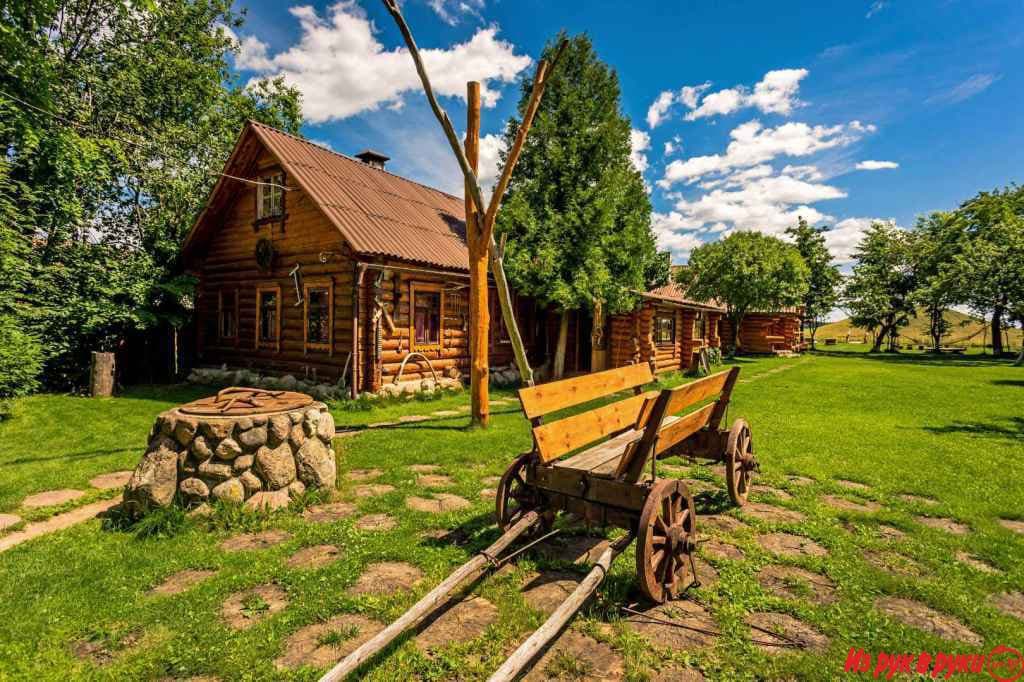 Агроусадьба «Вясёлая хата» Старинная белорусская усадьба находится в