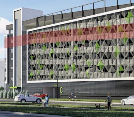 Сдам машиноместо. Улица Гинтовта, 3А. Место B007, первый этаж, недалеко от шлагбаума, очень удобно и быстро, одна сторона парковки, широкая, для удобства заезда и открывания дверей! коммунальные включены.