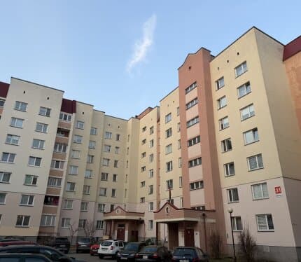 Доля в трёхкомнатной квартире на Белых Росах