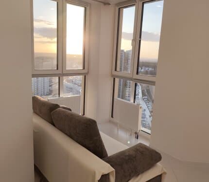 Сдается очень чистая квартира двушка Свежий современный ремонт Парням и парам с маленькими детьми просьба не беспокоить Без животных Залог 1мес опл Предпочтение девушке без вредных привычек 