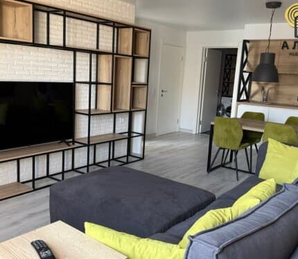 Видовая,  дизайнерская, трехкомнатная квартира евроформата на Бородина Т.С.