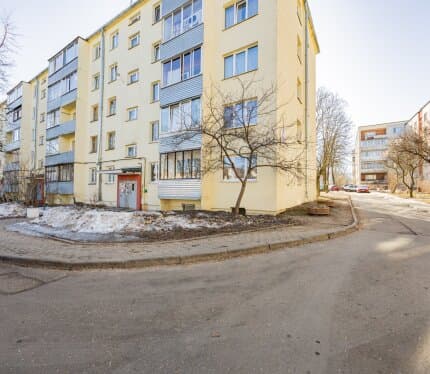 Продается трехкомнатная квартира ВОЗЛЕ МЕТРО.