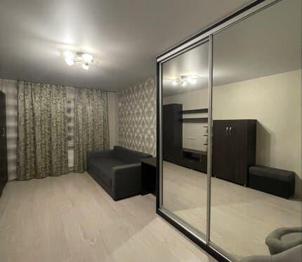 Сдаётся комната для девушки/женщины. Чистоплотной, без животных, детей и шумных компаний