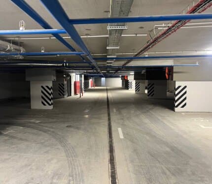 Сдам в аренду на длительный срок машиноместо в подземном паркинге Левады. Нововиленская 65. Тепло, сухо, уютно. 