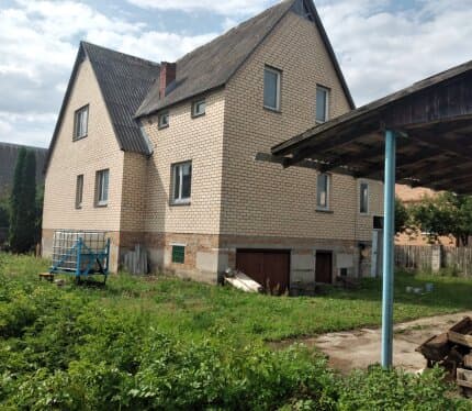 Продам дом общей площадью с подсобными помещениями 299,07 м2. Подробности о состоянии дома при контакте. Цена договорная.