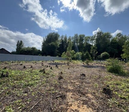 Продаётся участок по среди леса 10,08 сот. ((ЧС) (29км от МКАД, 28 минут на авто)).