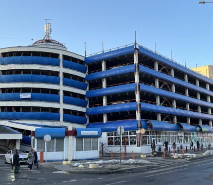 Сдается машиноместо на паркинге, второй этаж,.. Восточная ул.