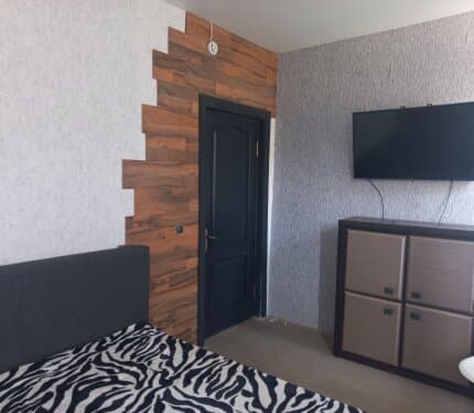 Сдаются комнаты в а.г. Опса (15 км от Браслава). Рядом озеро. Наличие парковочных мест. Холодильник, телевизор, стиральная машина. Командировочным предоставляются отчетные документы. Работаем с юр. лицами. Вся дополнительная информация по телефону. Обработка заявок с 9.00 до 18.00. Заезд после 14.00. Выезд до 12.00. Оплата целиком при заселении. Предоставляем отчетные документы.