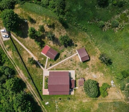 Родовое имение и готовый бизнес у леса