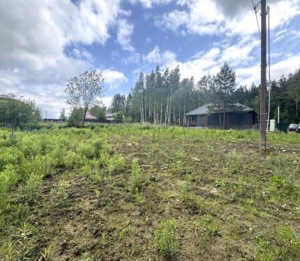 Продаётся участок по среди леса 9,25 сот. ((ЧС) (23км от МКАД, 30 минут на авто)).