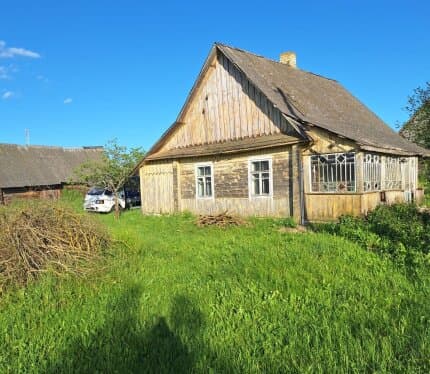 Продается дом в д. Шкакшты 145 км от Минска Мядельское направление, недалеко от озера Нарочь.