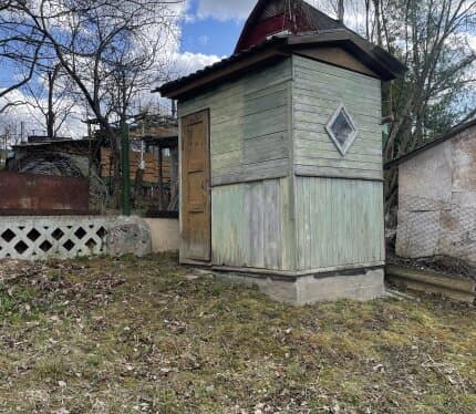 Продам участок в близи города, район Королино.На участке сезонная вода и электричество.Участок ухожен.Находится в хорошем месте товарищества .Возможен торг.