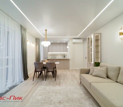 Просторная 2-комнатная квартира с качественным ремонтом, мебелью и техникой в престижном ЖК Гастелло