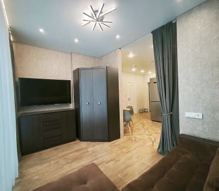 Светлая 2-комнатная квартира с отличным ремонтом рядом с метро