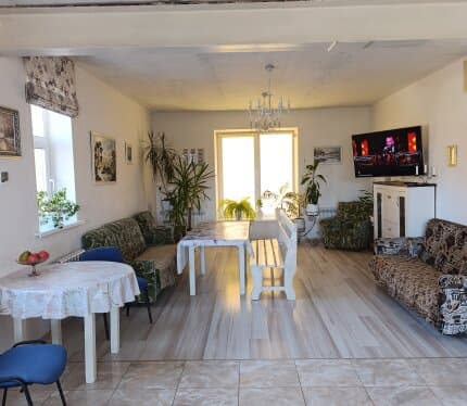 Большой комфортный дом для проживания. Размещение возможно 20+ человек.