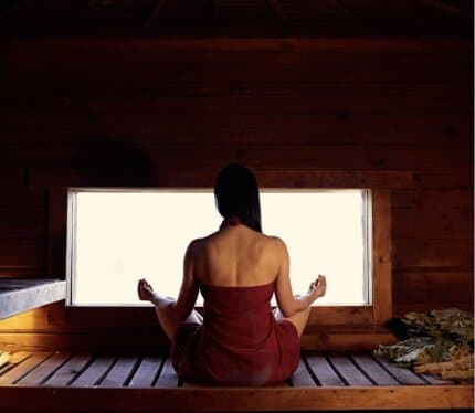 Баня на дровах с правильным паром и уютной комнатой отдыха «Дом Солнца»! Для Вас: - просторный дом-баня со всеми удобствами - вкусный травяной чай- профессиональная банная печь с правильным паром - 2 душевые кабины -обливное ведро - простыни в баню (паштемали)- банные шапочки, фены, гель для душа- мангал, шампуры, решетки - качели, батут, сервал, гамак-релаксационная качель - шикарный панорамный вид 