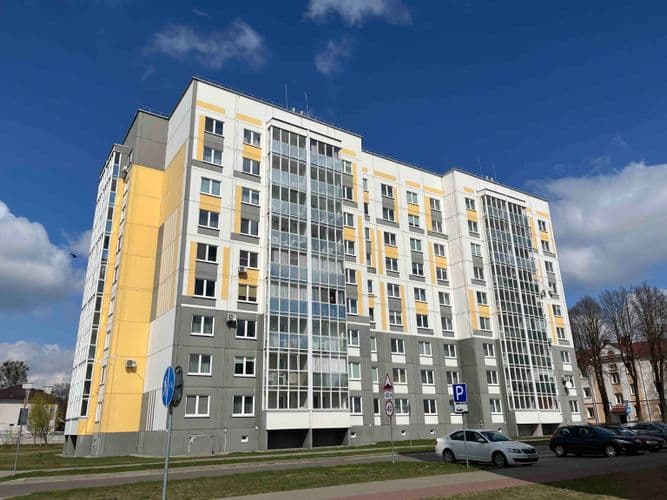 Сдается уютная, светлая двухкомнатная квартира. Дом расположен в районе с развитой инфраструктурой, безопасная дворовая территория. В шаговой доступн...