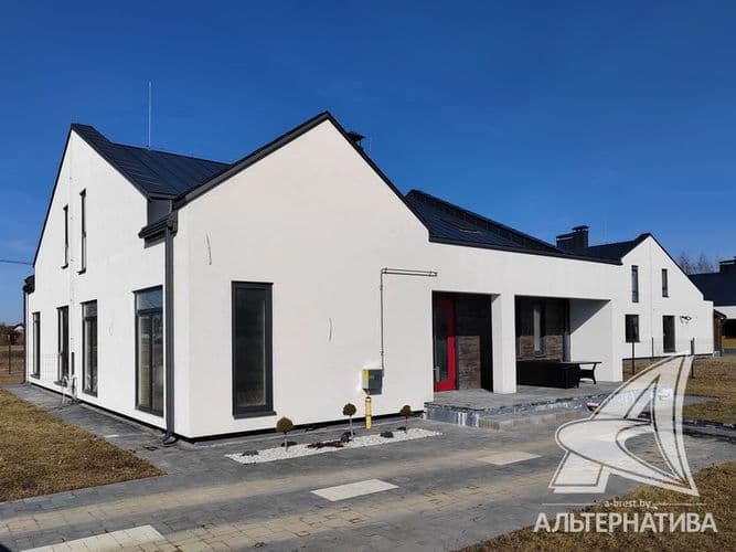 Таунхаус в г.Бресте. 1 этаж, мансарда. Общ.СНБ - 162,7 кв.м, общ.- 140,3 кв.м, жил.- 89,3 кв.м, кух.- 40,4 кв.м. 4 комнаты, высота потолка - 2,81 м. С...