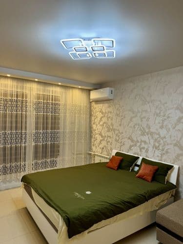 Сдается квартира по адресу: ул. Московская д. 265 возле Технического университета). Квартира сдаётся со всей мебелью и бытовой техникой (телевизор, ст...