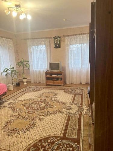 Продаётся жилой дом в центральной части г. Гродно по улице Краснопартизанская. Постройка высокого качества явлется добротным и крепким строением. Хара...