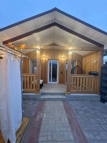 Сдается домик в долгосрочную аренду. В домике есть все необходимое для комфортного и круглогодичного проживания. В домике есть сауна на дровах, дрова...