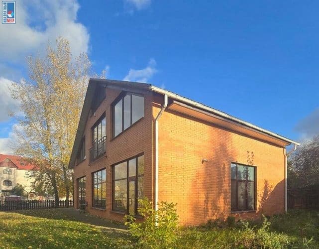 Если Вы любите тишину и уединение, жить просторно и иметь личную территорию, не покидая столицу, то наше предложение именно для Вас! В Минске по ул. Щ...