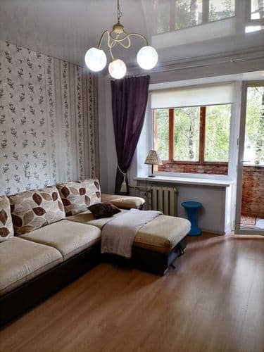 Сдам комнату, сроки обговариваются. Парням. Предоплата. Договор. В другой комнате хозяйка.