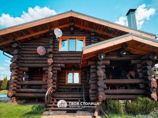 Дом на берегу озера в г.Заславль! Первая береговая линия. 15 км от МКАД. Дом построен из бруса. Жилой дом общей площадью 200 кв.м. На территории участ...