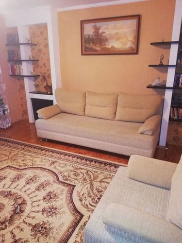 Сдается 2-х комнатная квартира на длительный срок, с оформлением договора, предпочтение отдам парам без животных. В шаговой доступности магазин, 6-я п...