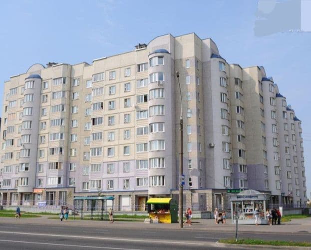 Сдаётся Койка-Место в комнате,для Мужчин,Белорусам. Комната 15кв.м на 3 человек,соседи семья. С 1 человека-480 бел.руб С (коммунальными,моющие,порошок...