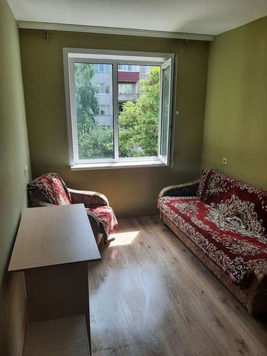 Сдам комнату аккуратной, чистоплотной девушке (женщине), желательно работающей. Только звонки.