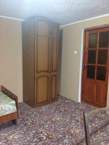 Комната для парня в частном доме без подселения для одного человека. Коммунальные платежи включены. В шаговой доступности остановка, гипермаркет. Прож...