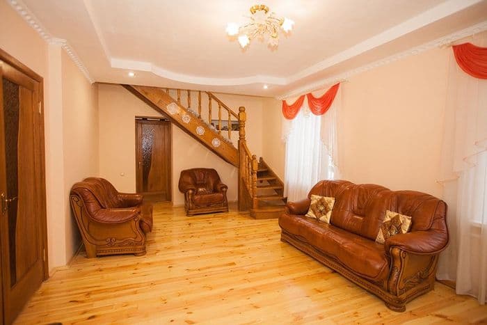 Сдается уютный двухэтажный дом в Советском районе. Удобное расположение: рядом остановка общественного транспорта, недалеко центр города и железнодор...