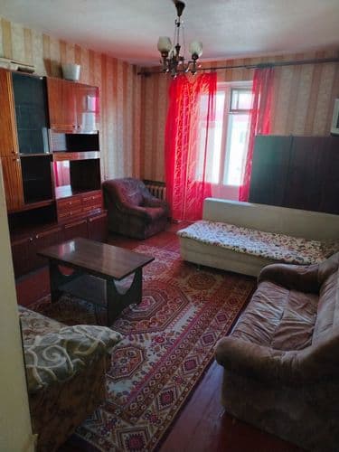 Здам комнату на длительное время.. Парню. 5 мин до метро академии наук..квартира без евро ремонта. Балкон- для курящего. Во второй комнате живёт парен...