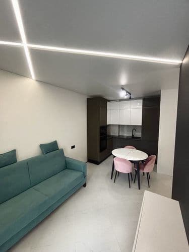 Сдается квартира по ул. Николы Теслы 18. До метро 1 минута) Квартира расположена на 7 этаже с отличным видом на город и укомплектована всей необходимо...