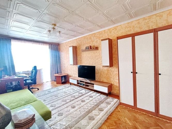 Двухкомнатная квартира, Янки Купалы ул., площадь по СНБ 48,0 м2, общая площадь- 47,0 м2, жилая- 31,7 м2, кухня 5,4 м2, есть застекленный балкон и подв...