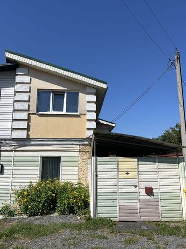 Сдам комнату студентам заочникам, оплата за койко-место. Большой коттедж, с просторными комнатами. Большая кухня со всей необходимой техникой. Ванна, ...