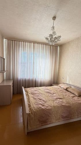 В продаже двухкомнатная квартира, не угловая, хорошая планировка, большая кухня, просторная прихожая. ...