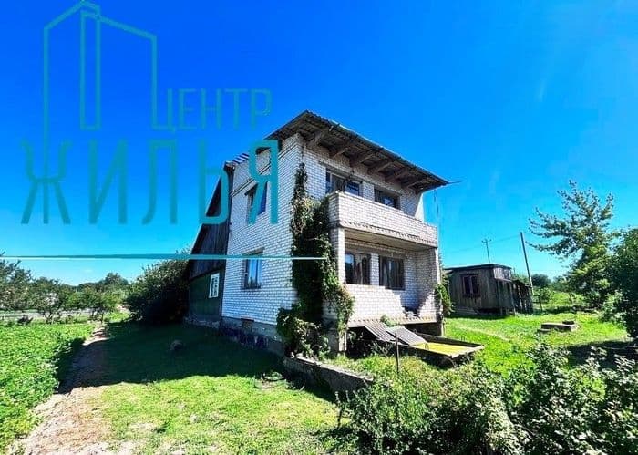 В продаже частный дом под реконструкцию или новое строительство по ул. Лапенковской. Общая площадь дома составляет 180 м2. 1922 г. постройки, в 2003 ...