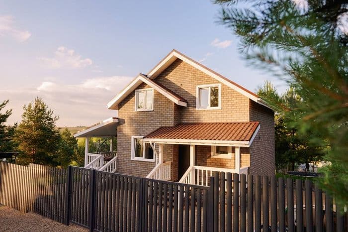 Новый дом на горе в американском стиле