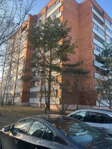 Продается уютная 2-комнатная квартира , по адресу переулок Гоголя,6 Квартира расположена на 1 этаже, высокий цоколь кирпичный дом — тёплый зимой и ...