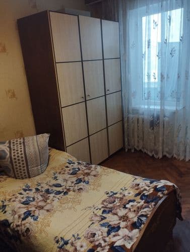 Сдам комнату в аренду студентам заочникам и рабочим. Оплата за месяц 280 руб.