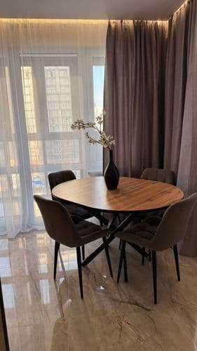 Сдается на длительный срок, светлая и современная квартира-пентхаус по адресу Мазурова 3 . Квартира расположена на 6 этаже и занимает площадь84 м2. Вс...