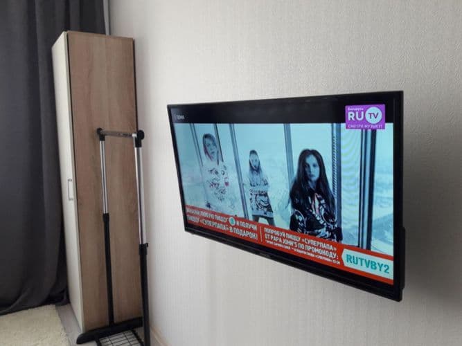 Сдаётся уютная квартира-студия в Центральном районе, по ул. Мазурова101А. ----------- Имеется вся необходимая для проживания бытовая техника и мебель:...