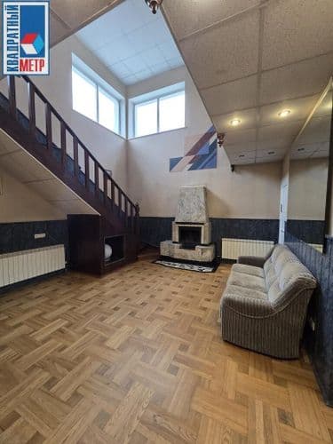 В Фрунзенском районе города Минска продаётся коттедж расположенный на 3-ем Радиаторном переулке, земельный участок площадью 6,0 соток с правом пожизне...