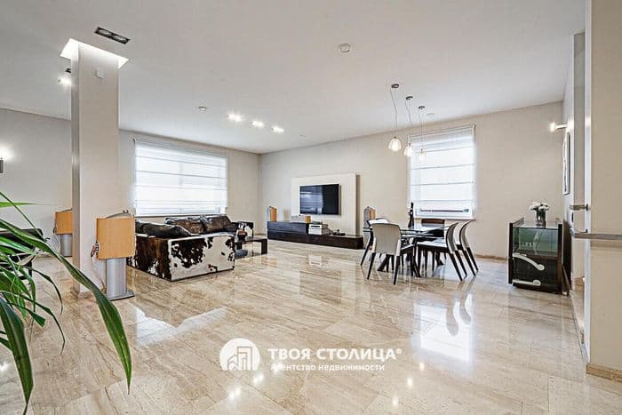 Стильный, современный и светлый коттедж с интересным дизайном. Дом собственник делал для себя, поэтому ремонт продуман до мелочей. Площадь 331 кв.м. Г...