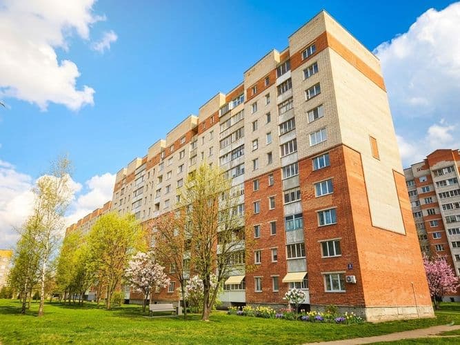 Продаётся светлая 1-комнатная квартира в тёплом кирпичном доме (ул. П. Бровки, 17 корп.1). 5-й этаж из 9, лифт. Идеальный вариант для тех, кто хочет с...