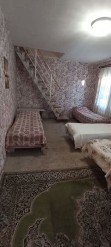 Сдаётся четырехкомнатная квартира в частном доме в а/г Ждановичи по улице Заречная для бригады строителей до 14 человек . Всё условия в доме: горячая ...