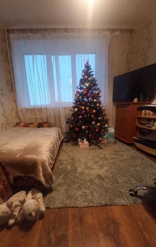 Сдаётся малосемейка с косметическим ремонтом в Новобелицком районе с хорошей инфраструктурой и удобным транспортным сообщением. 602 99 85, A1. Валенти...